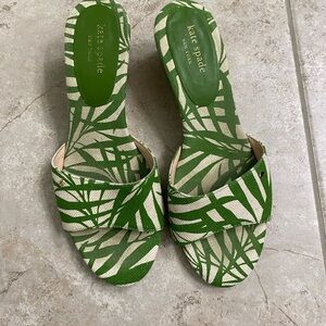 Palm fronds wedge